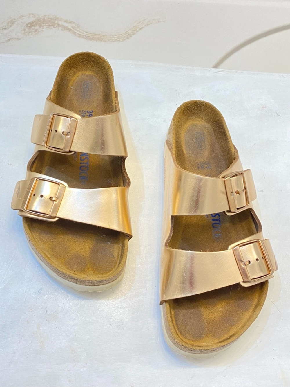 Birkenstock Arizona Metallic Sandals Size 39, US Size 8 great condition